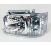 Фара передняя левая Toyota Hiace (2004-2010)