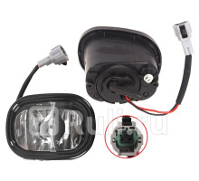 ST-215-2029R-U - Противотуманная фара правая (SAT) Nissan Caravan E25 (2001-2007)